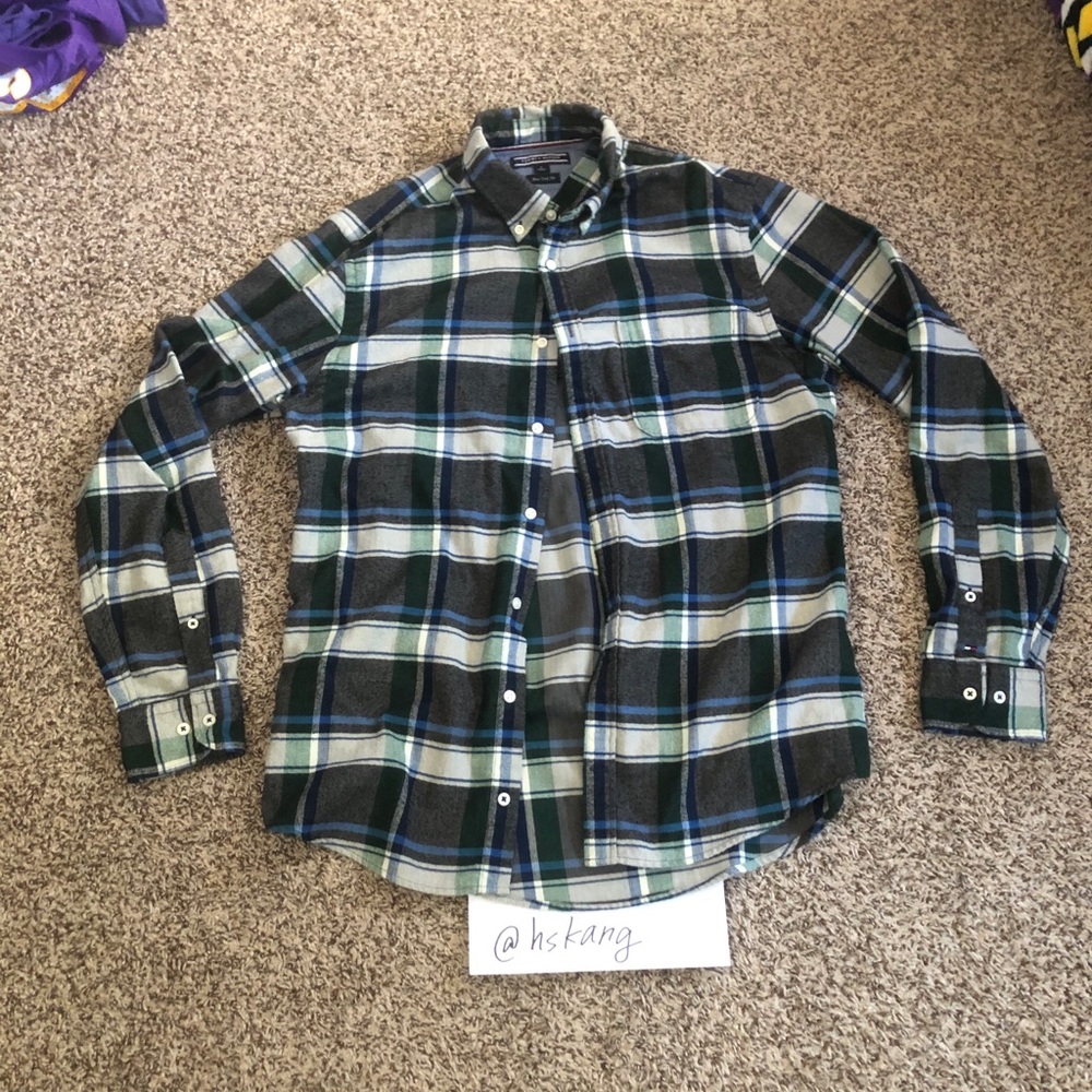 Tommy Hilfiger button up flannel shirt